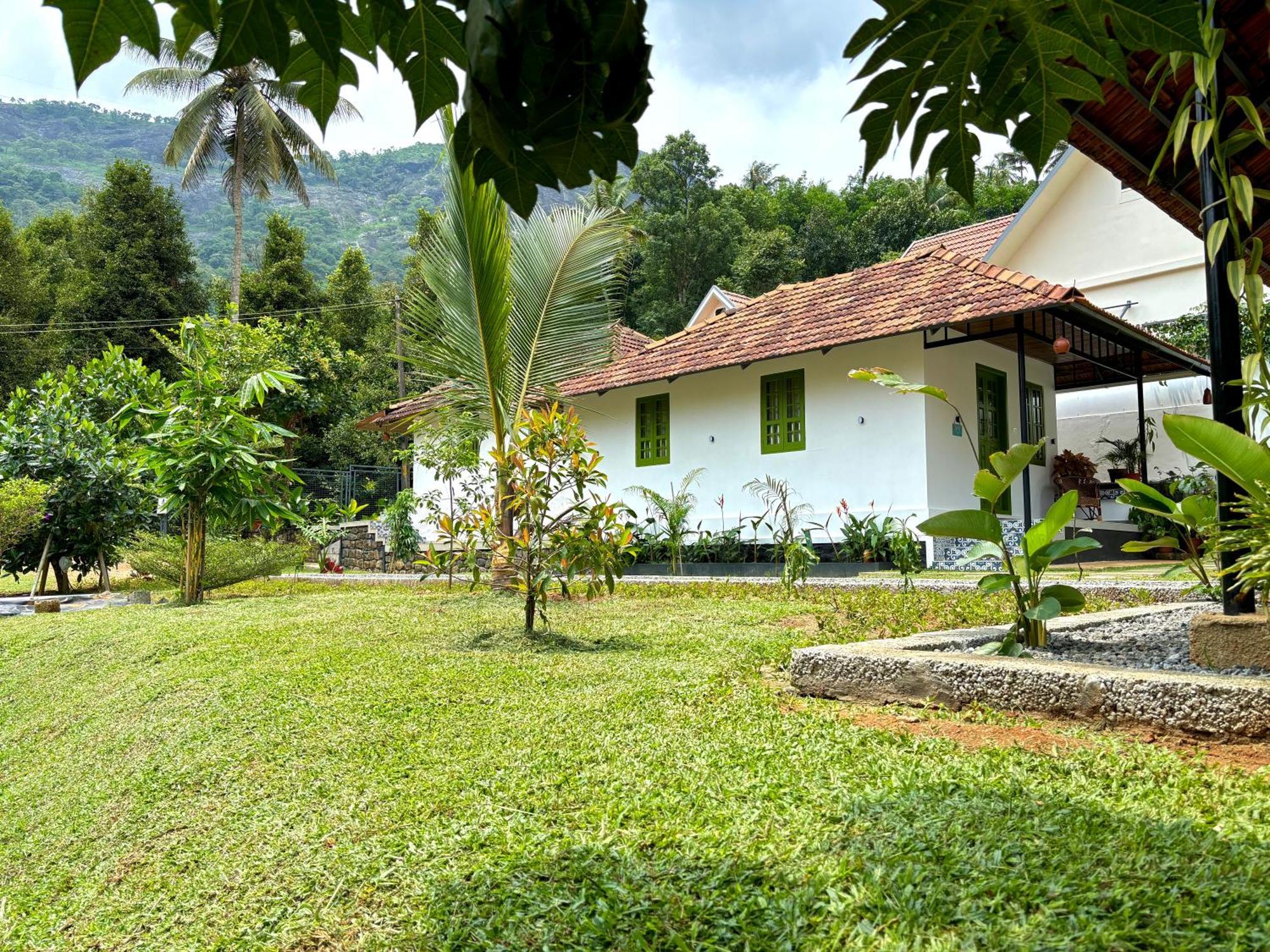 Calm Shack - 2 Bedroom-Boutique Farm Stay Munnar Kültér fotó